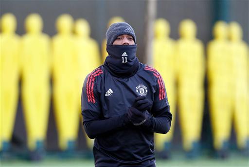 Bất chấp giá lạnh, cầu thủ MU vẫn luyện công đợi CSKA